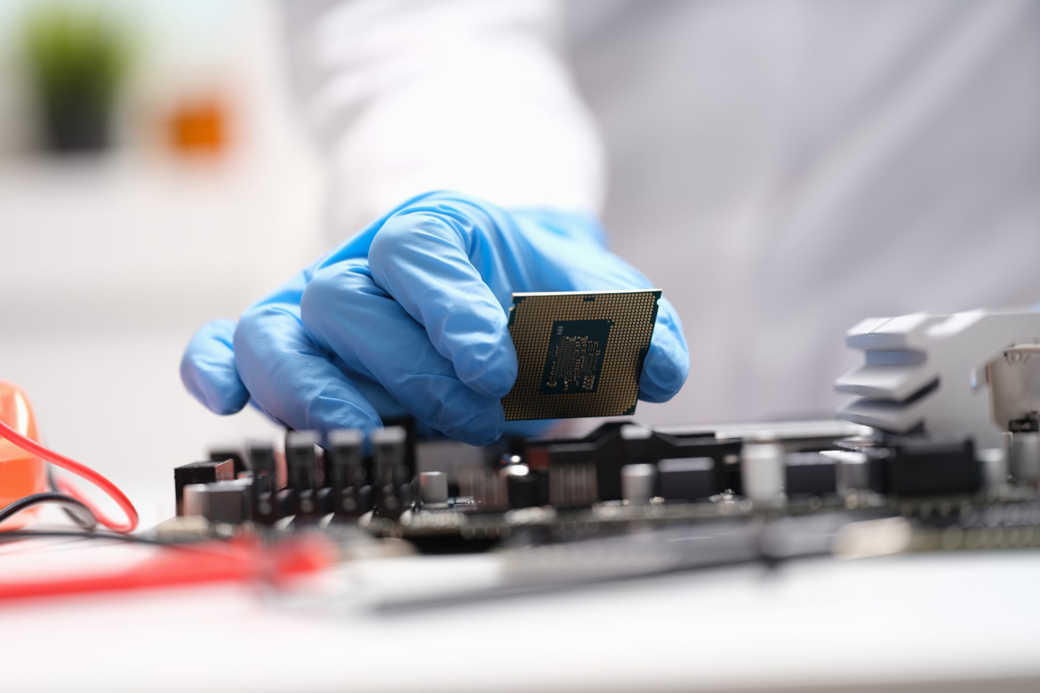 Componentes eletrônicos obsoletos e o impacto na produção de placas eletrônicas